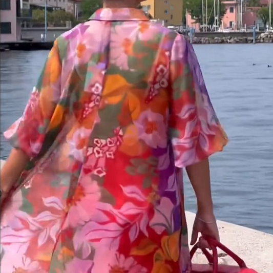 Gara vasaras kleita ar dažādiem ziediem