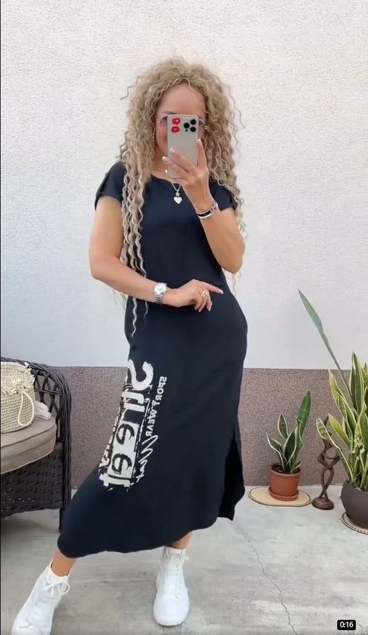 Gara sieviešu kleita ar unikālu akcentu