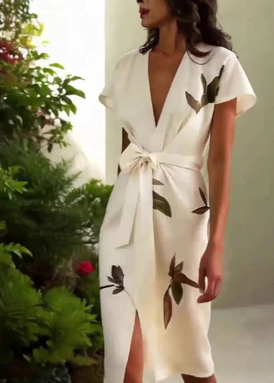 Elegantiņa kleita ar lapu rakstu