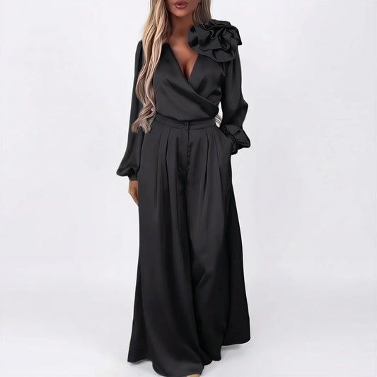 Lielisks divdaļīgs satīna komplekts