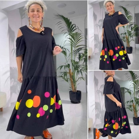 Melna kleita ar izcilām detaļām