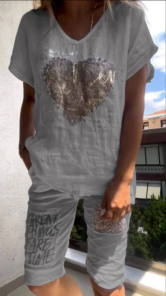 Divu daļu brīvā laika kostīms ar sirdi