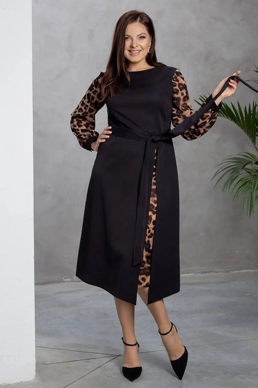 Moderna un grezna kleita ar ziedu apdruku