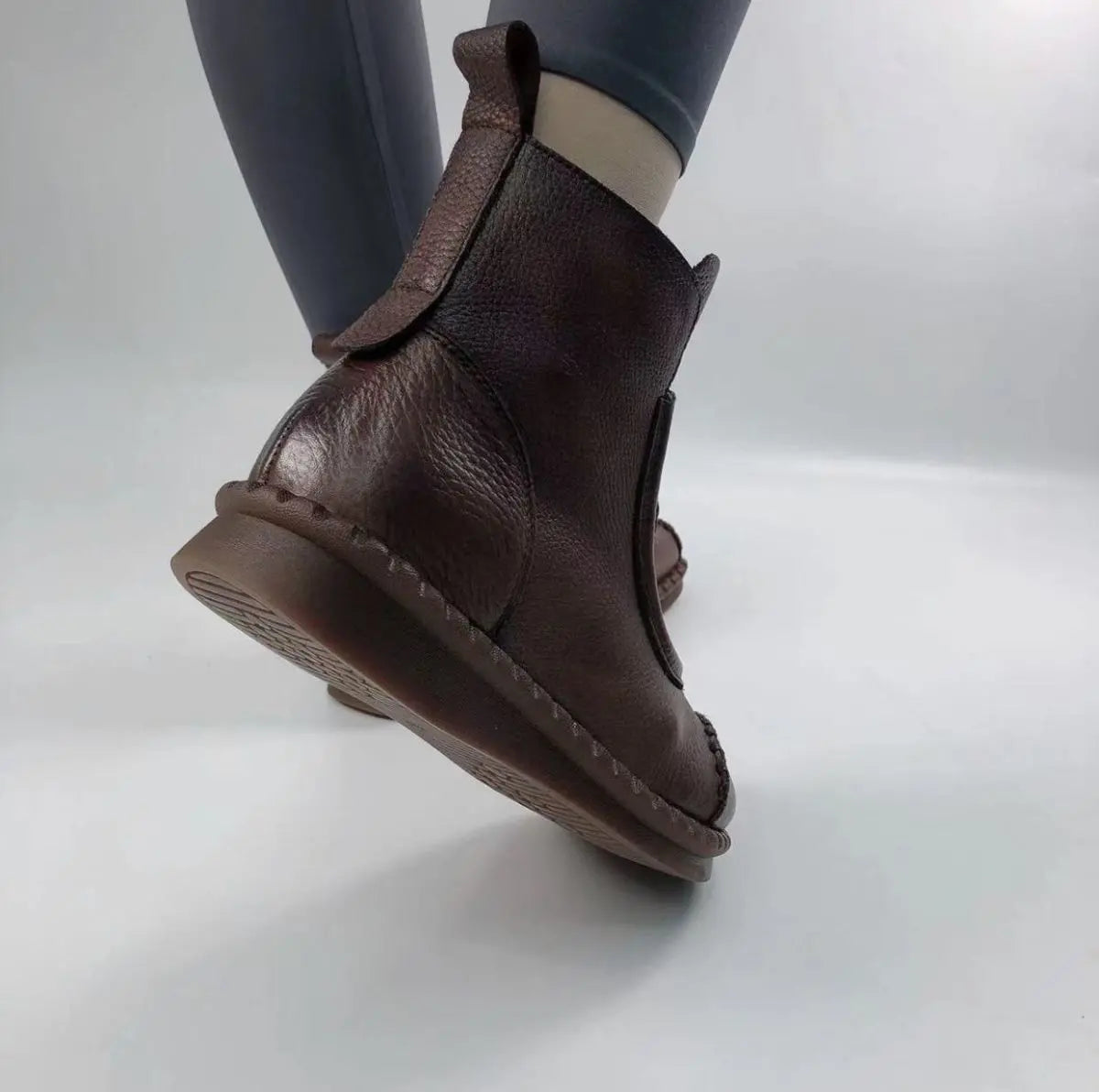 Sieviešu ādas apavi