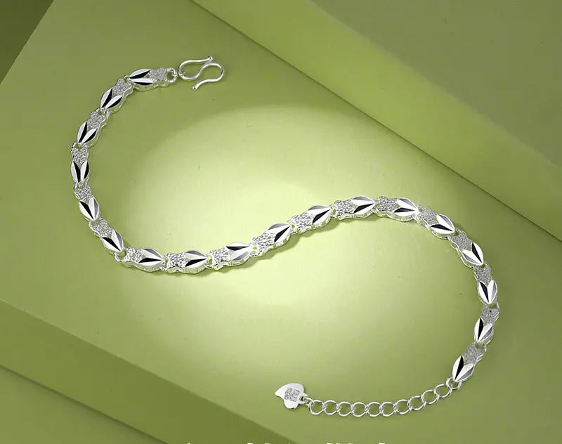 Sidabru pārklāta aproce