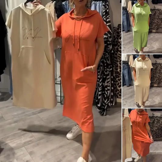 Brīvā laika kleita ar kapuci