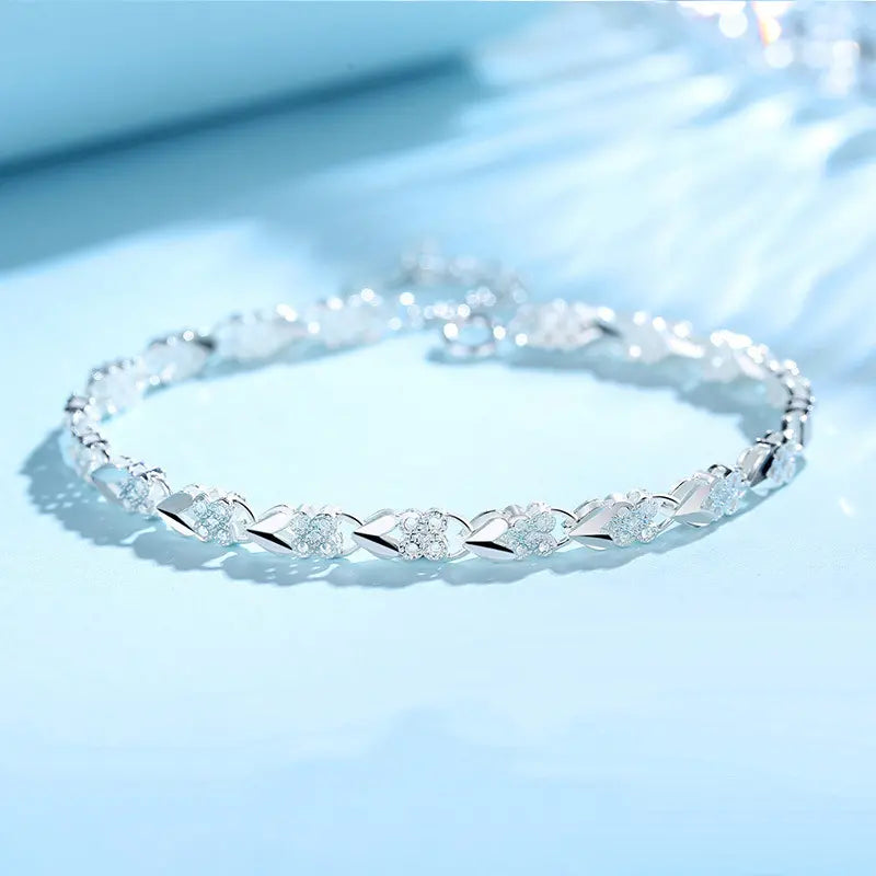 Sidabru pārklāta aproce