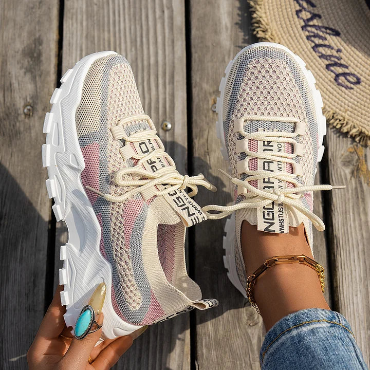 Elpojošas sieviešu kedas