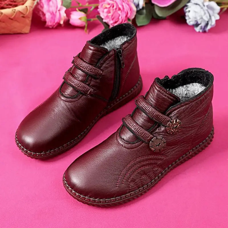 Ādas apavi sievietēm ar kažokādu