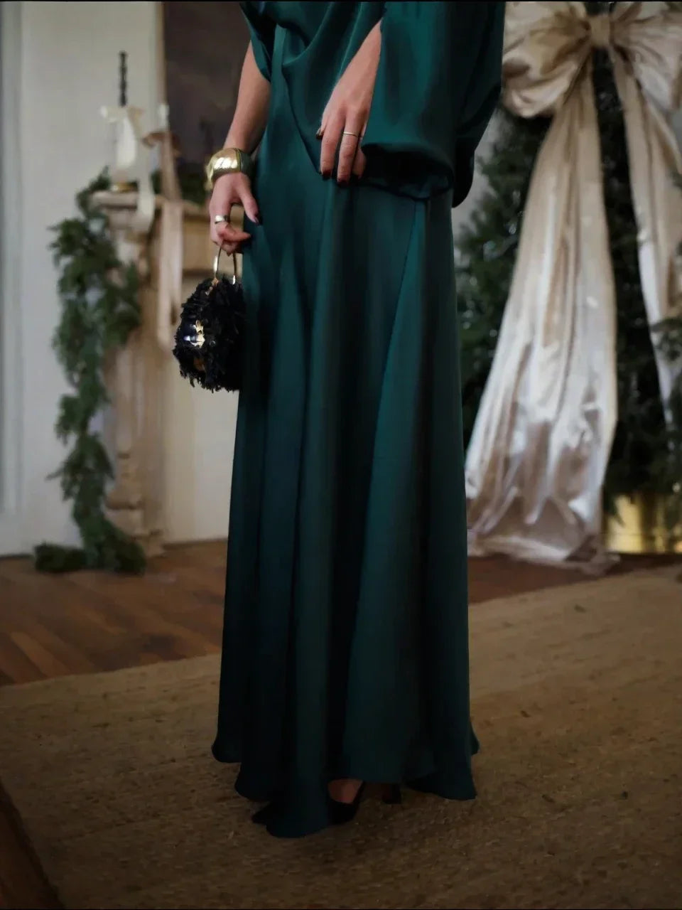 Skaista, brīvi krītoša kleita sievietēm