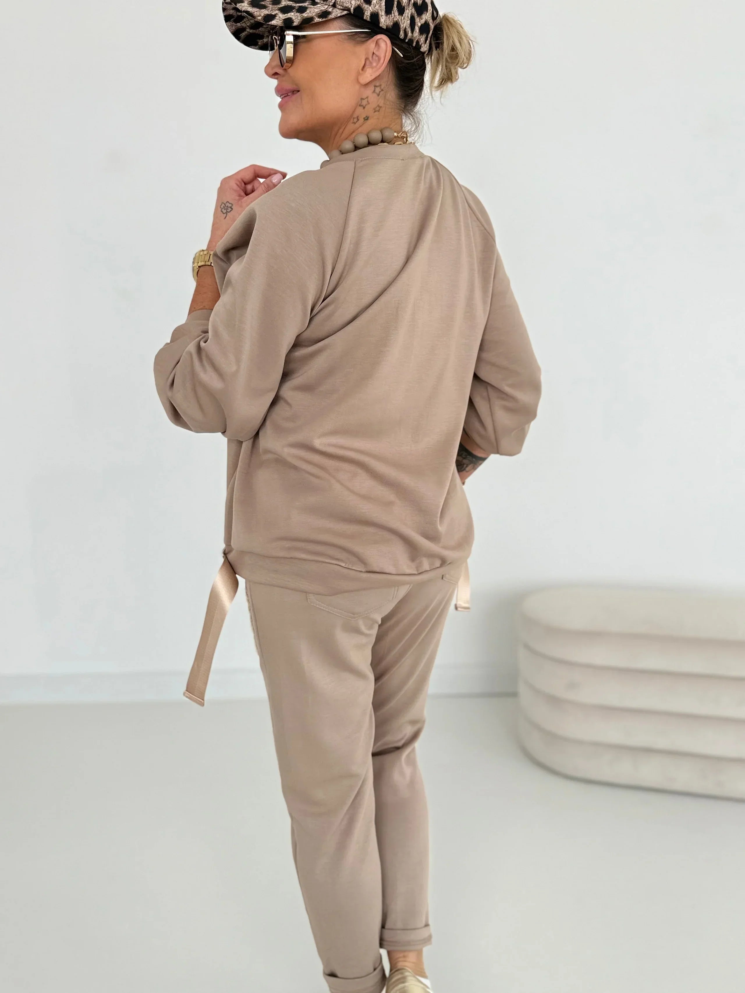 Divdaļīgs brīvā laika treniņtērps