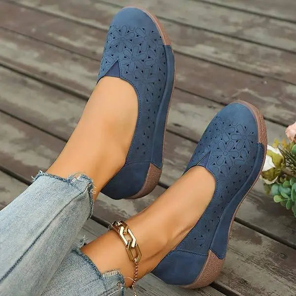 Sieviešu apavi ar ziedu apdruku