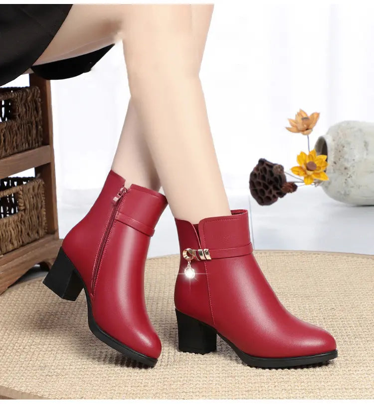 Ziemas zābaki sievietēm