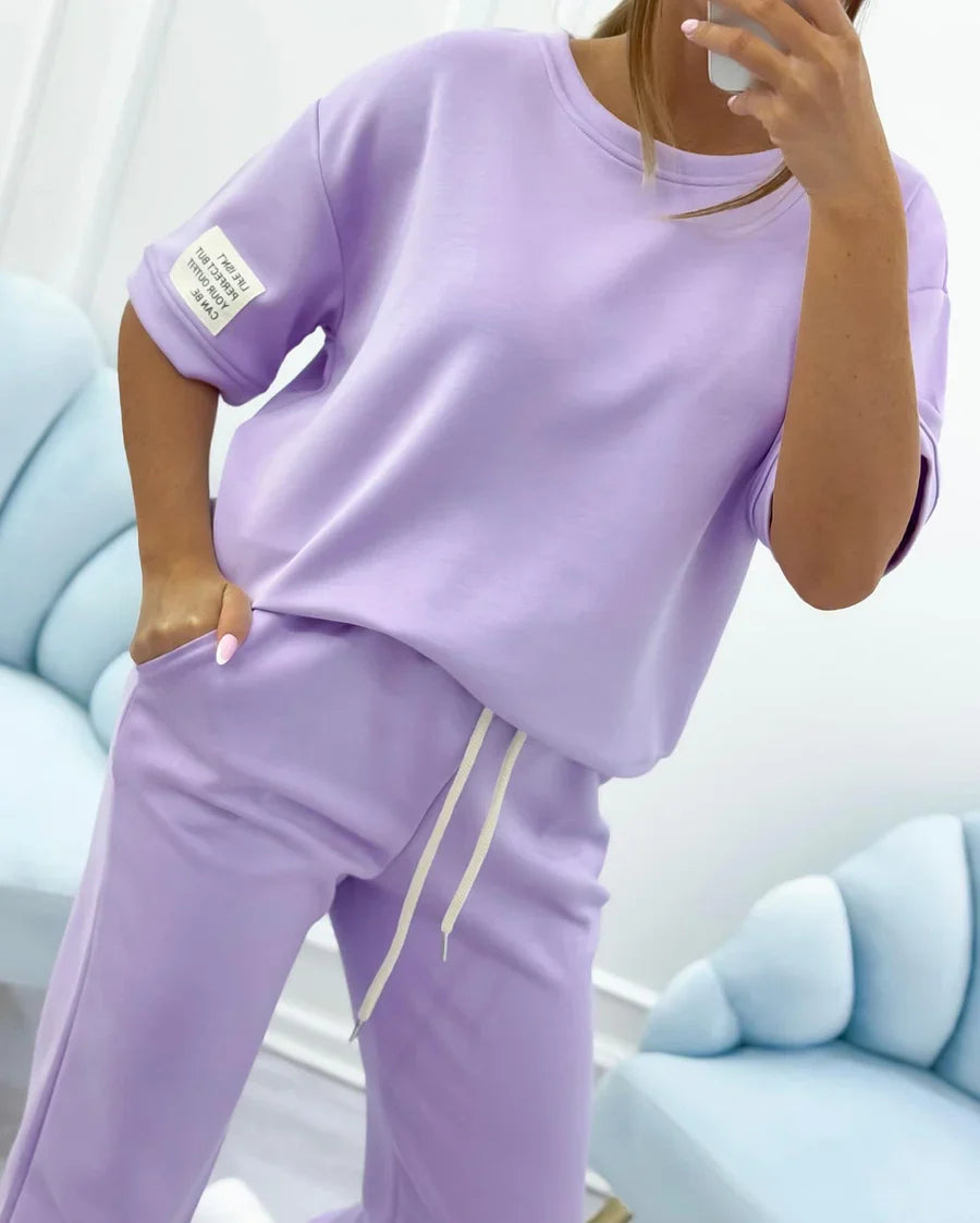 Modes brīvā laika uzvalks