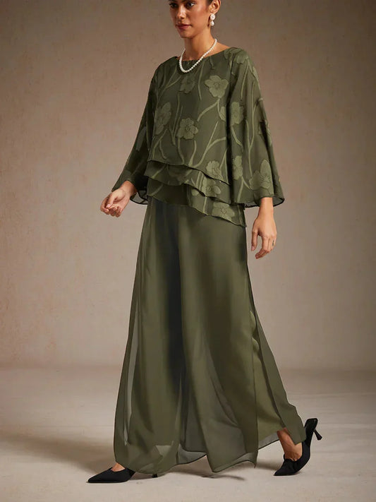 Taisnas bikses ar šķēlumu sievietēm