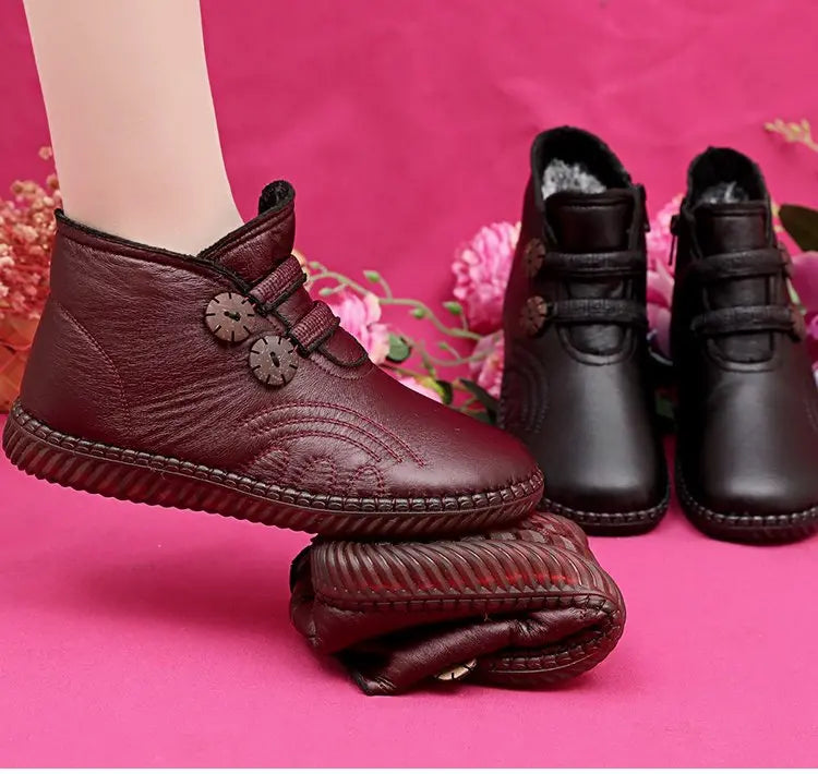 Ādas apavi sievietēm ar kažokādu