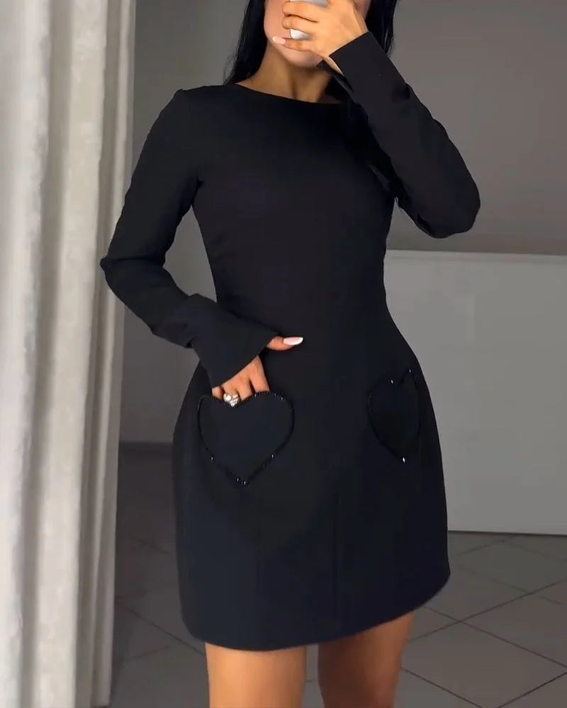 Eleganta jostasvietu veidojoša kleita
