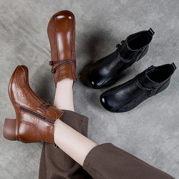 Sieviešu krāšņie potītes garie zābaki