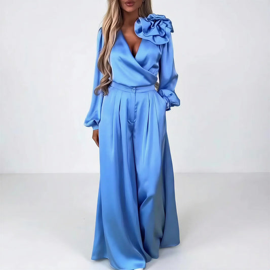 Lielisks divdaļīgs satīna komplekts