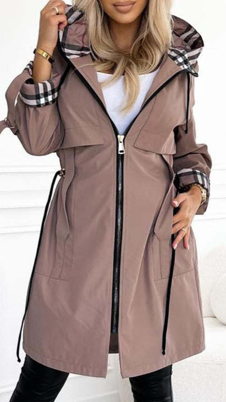 Moderns rudens mētelis pret lietu un vēju