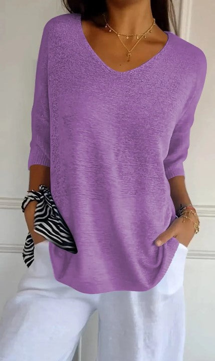 Vienkāršs džemperis ar V veida kakla izgriezumu