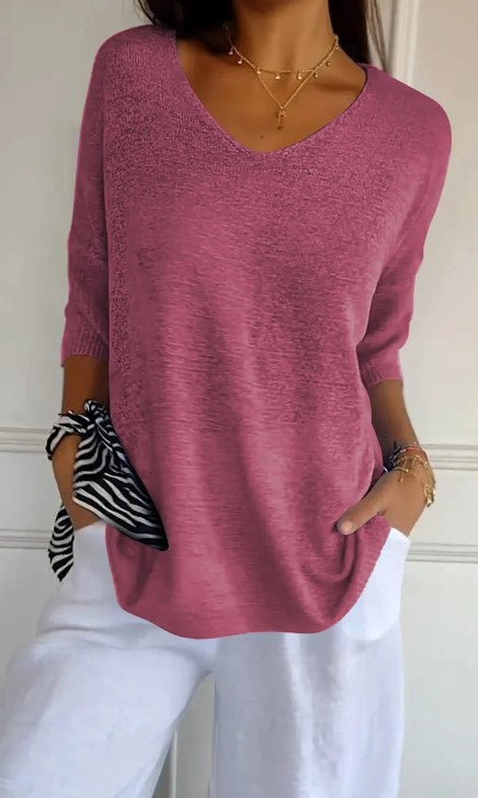 Vienkāršs džemperis ar V veida kakla izgriezumu