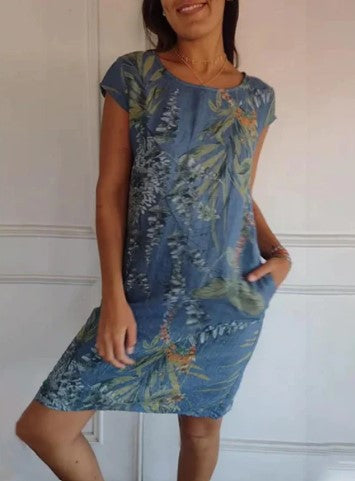 Sieviešu kleita ar rakstiem