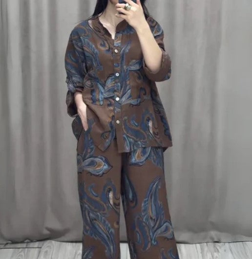 Divdaļīgs atpūtas uzvalks ar garām piedurknēm