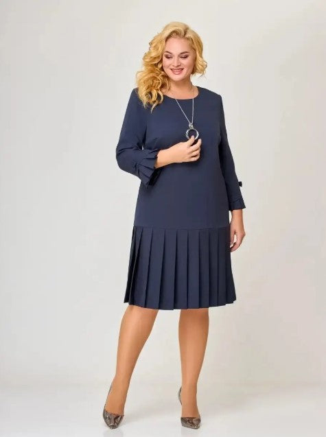 Kleita ar plisētu svārku