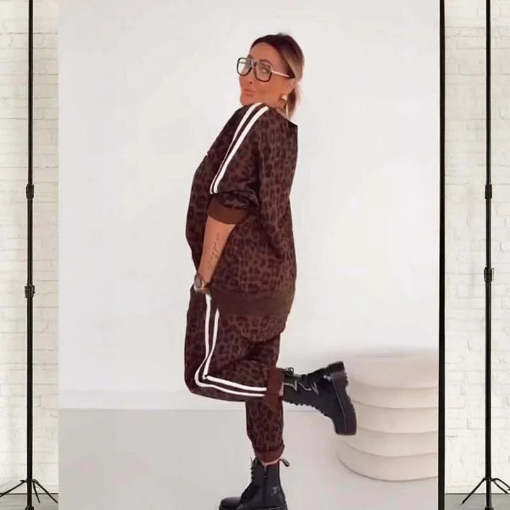 Elegantiškas moteriškas komplektas su leopardo raštu