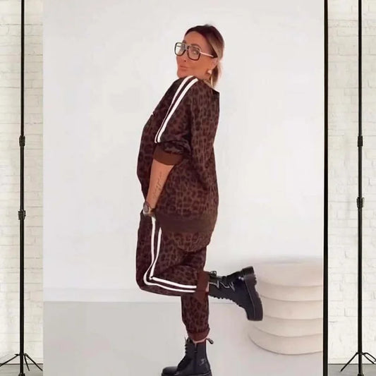 Elegantiškas moteriškas komplektas su leopardo raštu