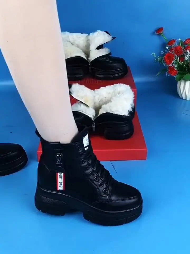 Silti sieviešu zābaki ar kažokādu ziemai