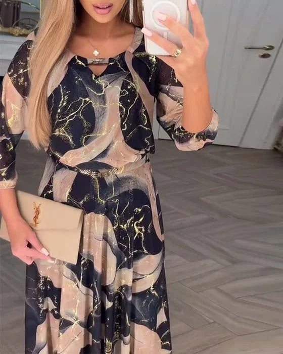 Eleganta kleita ar trīs ceturtdaļu piedurknēm