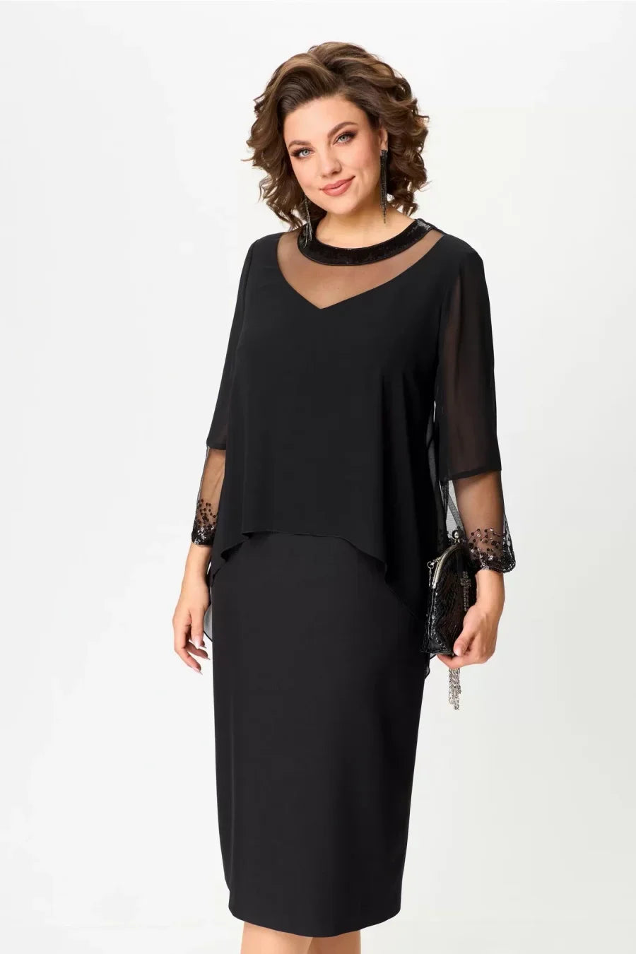 Melna, krāšņa un eleganta kleita