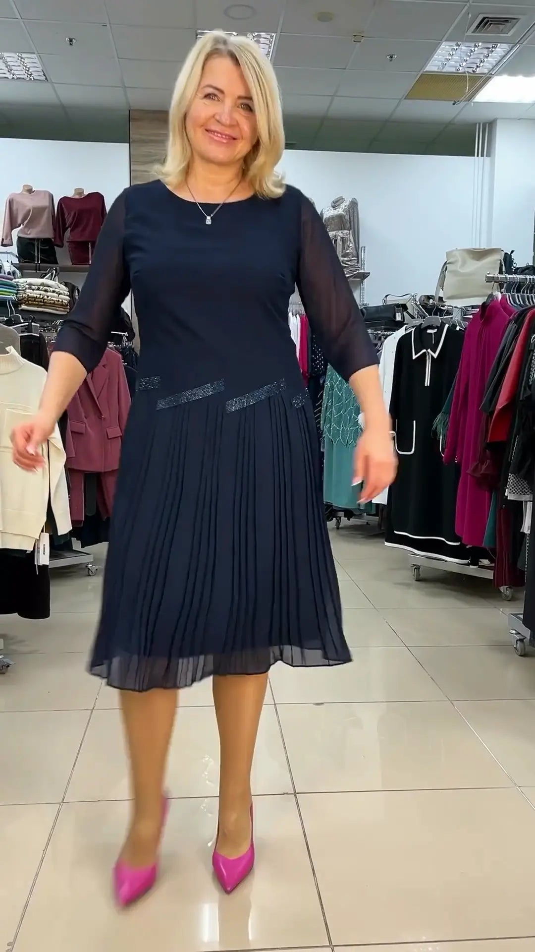 Krāšņa dāmu kleita visiem dzīves gadījumiem