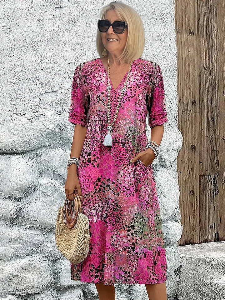 Elegant kleita ar izteiktu rakstu