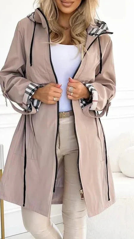 Moderns rudens mētelis pret lietu un vēju