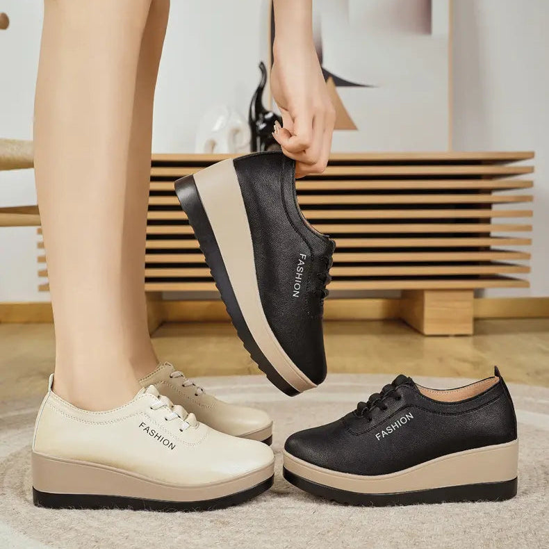 Sieviešu ādas zābaki ar biezu zoli