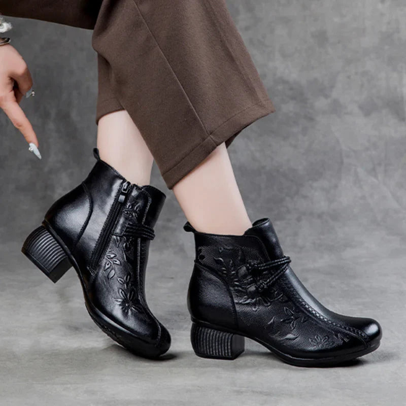 Sieviešu krāšņie potītes garie zābaki