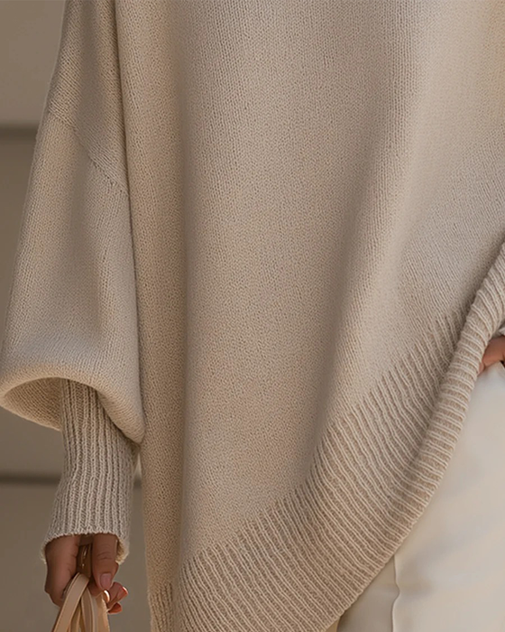 Brīvi piegulošs džemperis ar apaļu izgriezumu