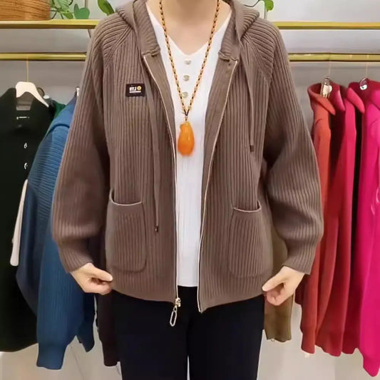 Sieviešu džemperis ar kapuci