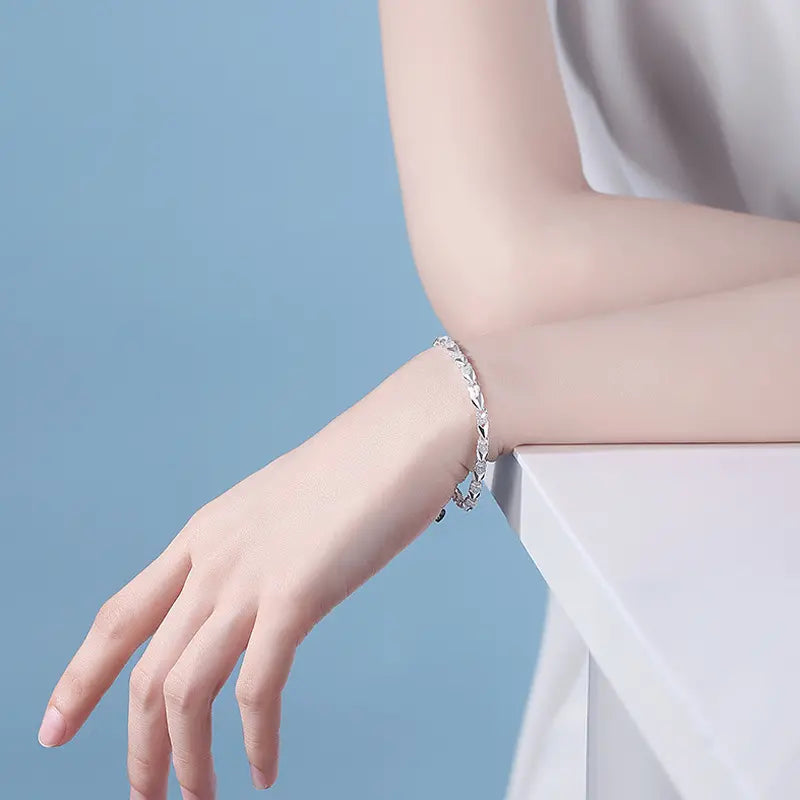 Sidabru pārklāta aproce