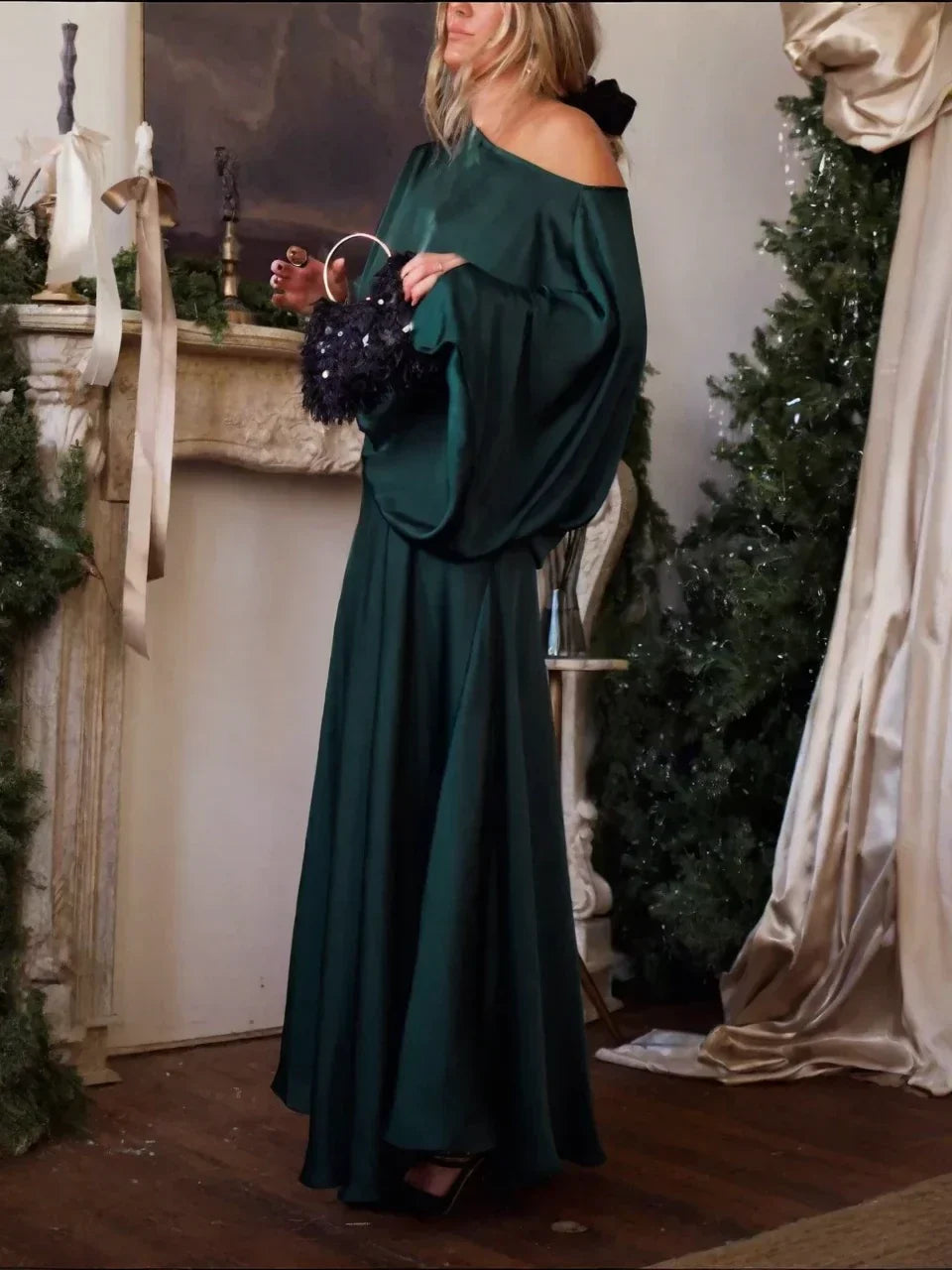 Skaista, brīvi krītoša kleita sievietēm