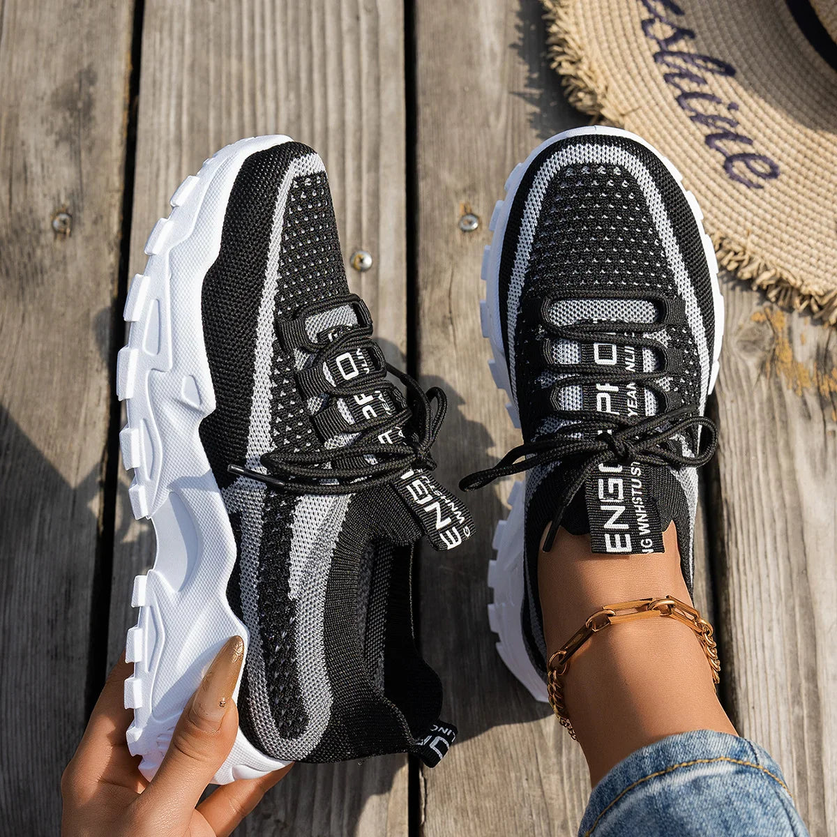 Elpojošas sieviešu kedas