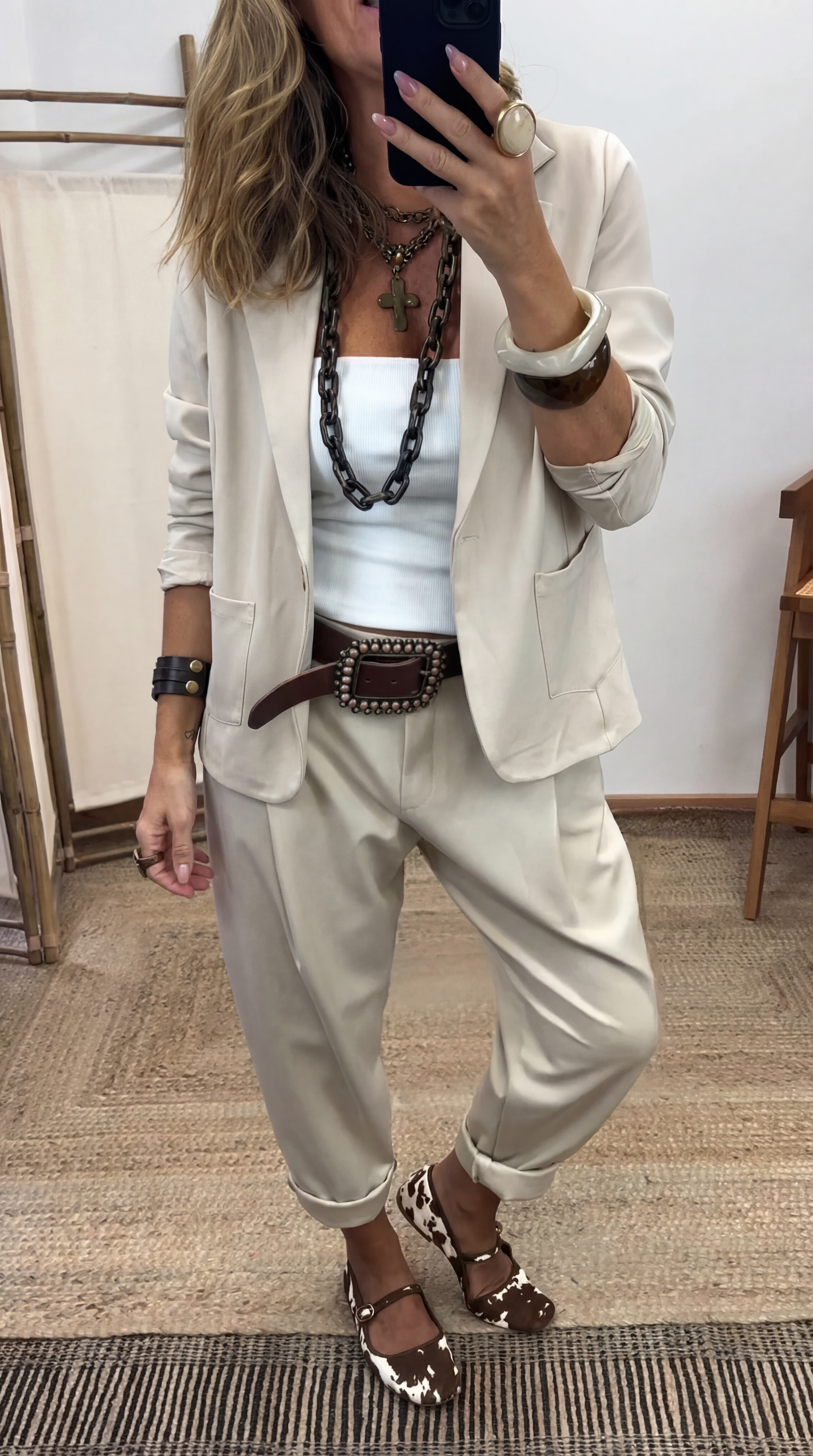 Sieviešu lietišķais uzvalks