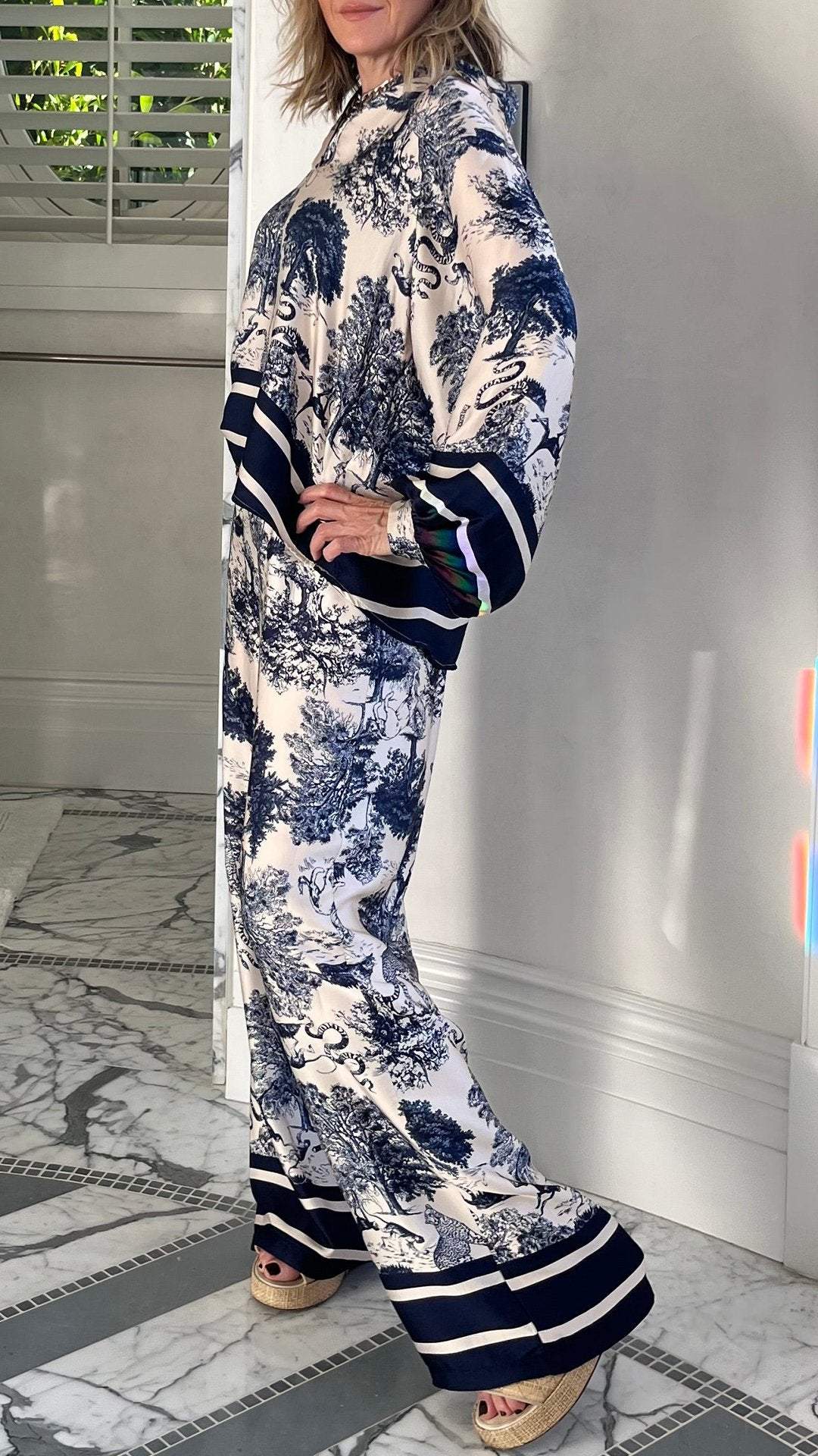 Ikdienas uzvalks ar garām piedurknēm