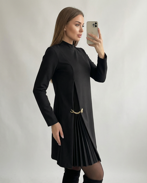 Eleganta kleita ar garām piedurknēm un krokotām detaļām