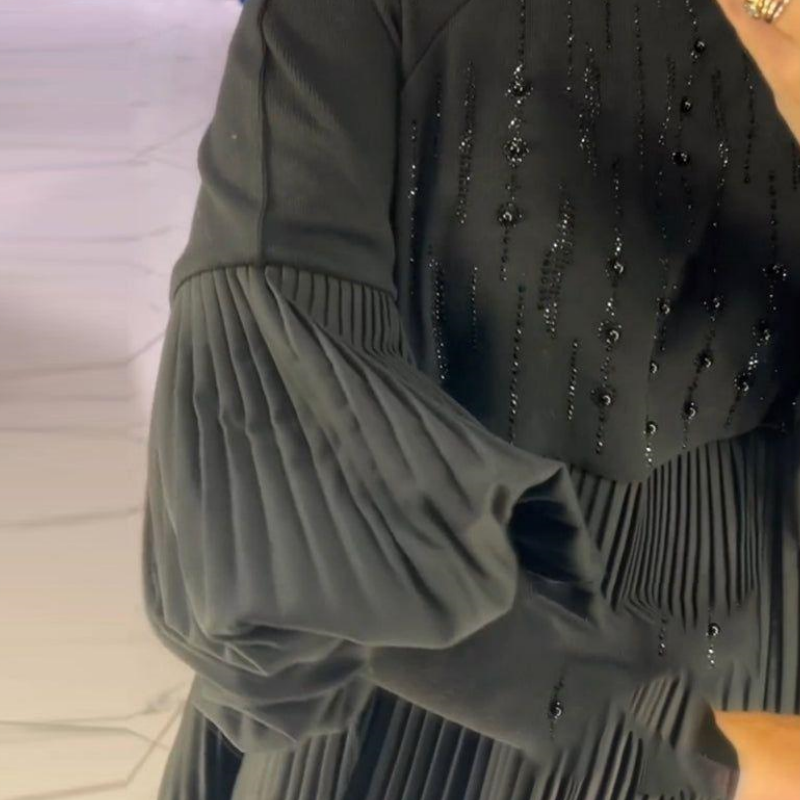 Lielu izmēru grezna kleita sievietēm